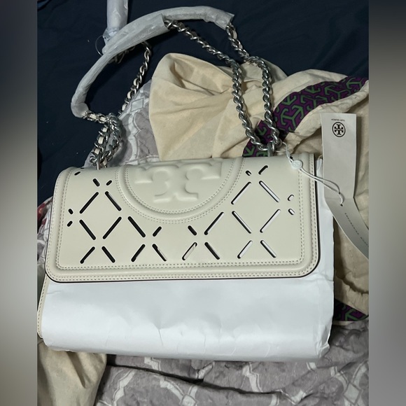 Tory Burch Handbags - Tory Burch Purse .